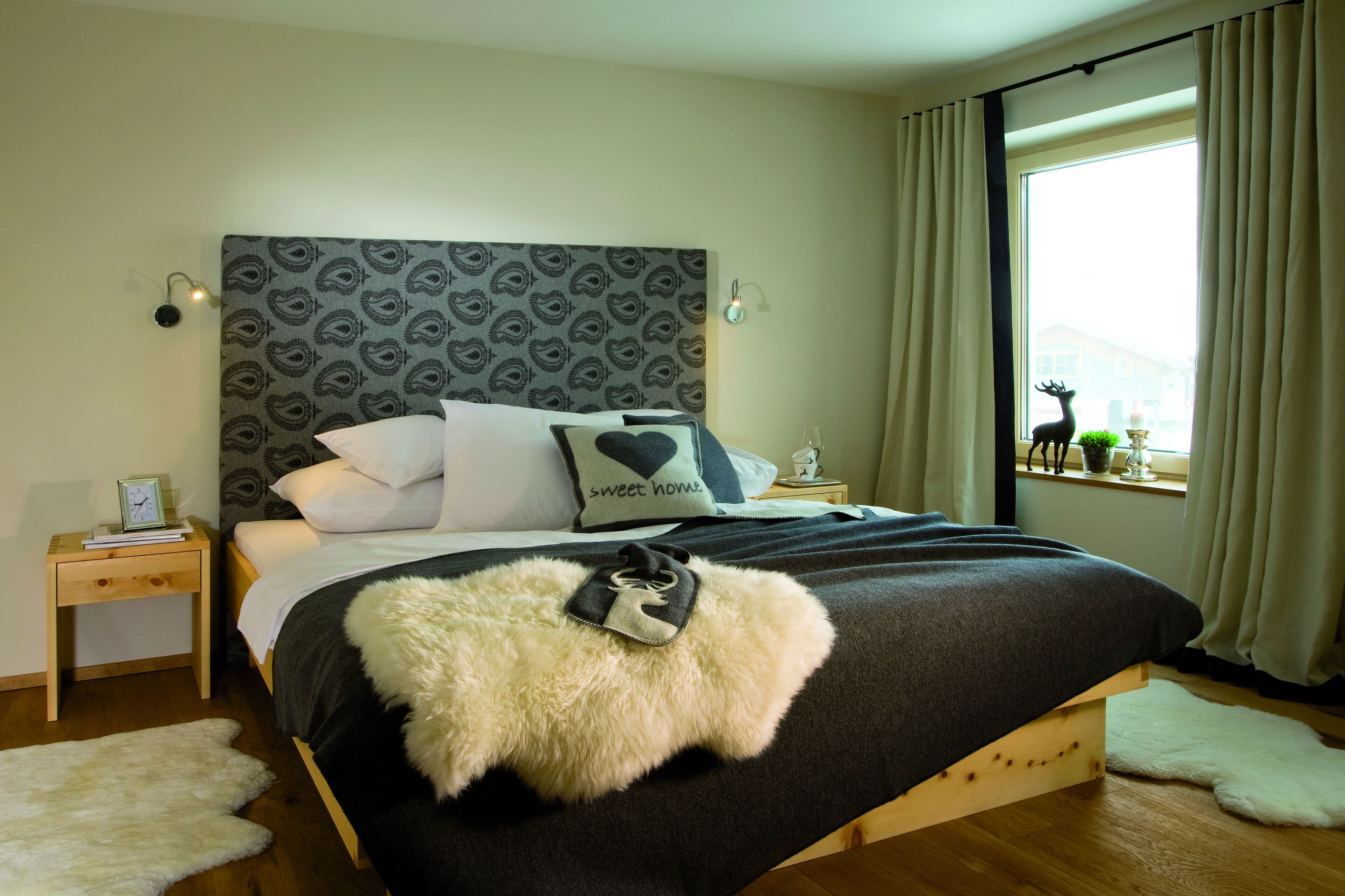 1 bedroom, premium bedding, in-room safe, desk