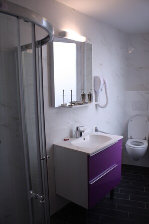 Bathroom sink - Arcotel (Cannes)