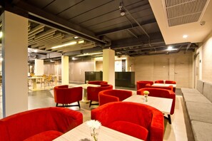 Coin salon dans le hall
