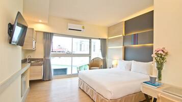 Studio | In-room safe, free cots/infant beds, rollaway beds, free WiFi