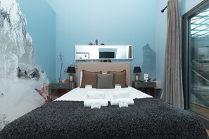 Double Room, Private Bathroom | Soundproofing, iron/ironing board, free WiFi - Lisbon Destination Hostel (Lisbon)