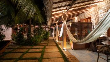 Superior Apartment, 2 Bedrooms | Porch