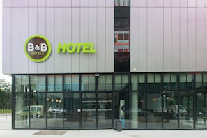 Property entrance - B&B HOTEL Paris Porte des Lilas (Paris)