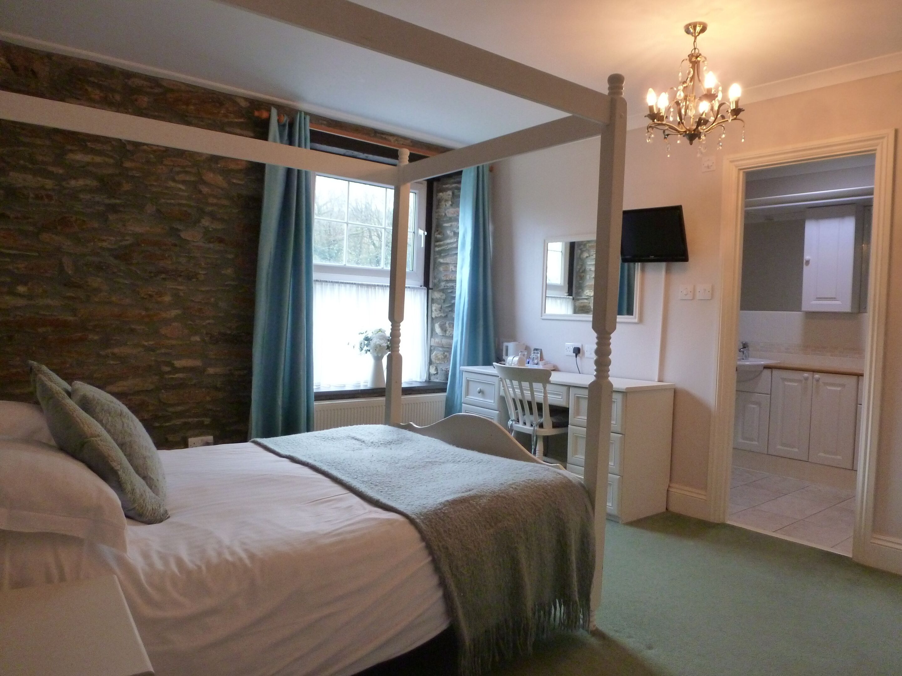 deluxe double room, ensuite, courtyard view (room 7)