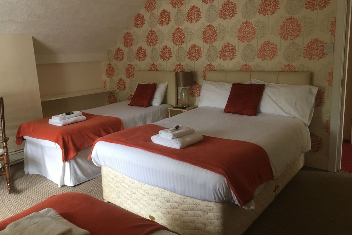 Suite, salle de bains attenante