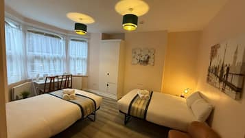 Minibar, trang trí khác biệt, trang bị nội thất với thiết kế riêng biệt