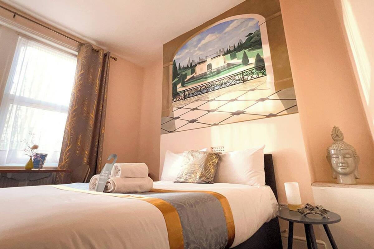 Deluxe tweepersoonskamer | Een minibar, een strijkplank/strijkijzer, gratis wifi