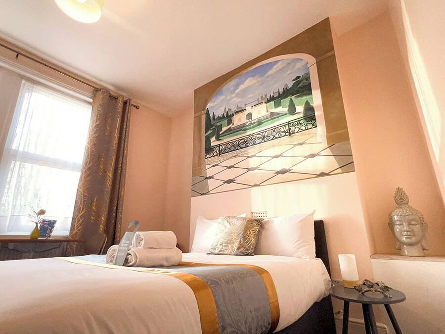 Quarto casal luxo | Frigobar, ferros/tábuas de passar roupa, Wi-Fi de cortesia