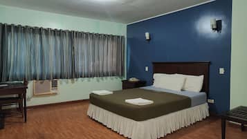 Standard Double Room | Peralatan tempat tidur premium, meja, Wi-fi percuma, cadar katil