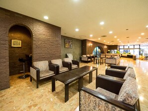 Lobby-lounge