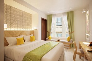 Deluxe Room | Minibar, in-room safe, desk, soundproofing - The Pearl Hotel (Hanoi)