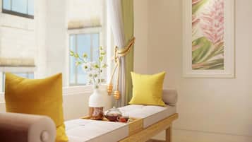 Kamar Deluks | Ruang keluarga | TV LCD