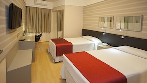 Minibar, in-room safe, desk, free WiFi - Max Plaza Hotel (Marilia)