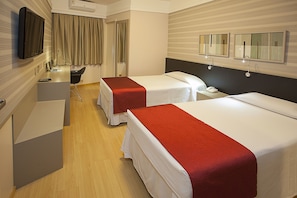 Minibar, coffres-forts dans les chambres, bureau, Wi-Fi gratuit