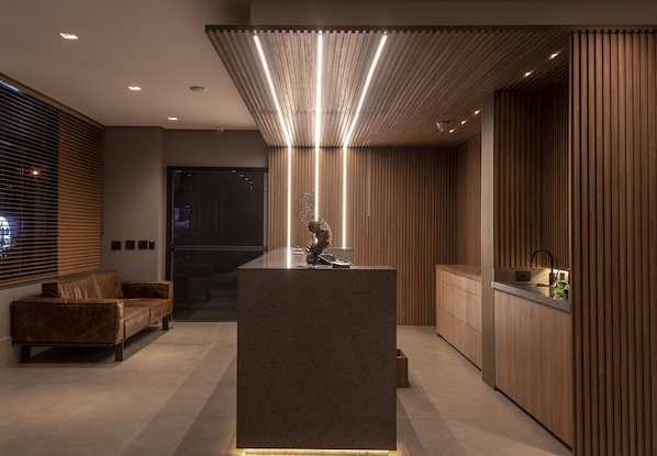 Coin salon dans le hall