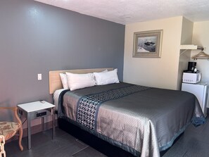 Standard Room, 1 King Bed, Non Smoking