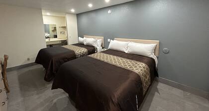 California Inn & Suites Adelanto US 395