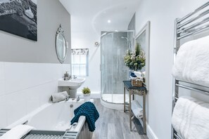 House, Ensuite | Bathroom - Ironbridge View Townhouse (Telford)