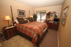 2-Bedroom Condo Near Ski Lifts | 1 camera, Wi-Fi gratuito