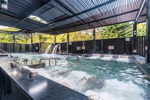 室外 SPA 浴池