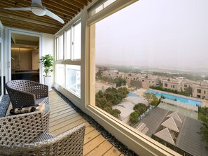 湯泉套房 | 高級寢具、迷你吧、房內夾萬、書桌