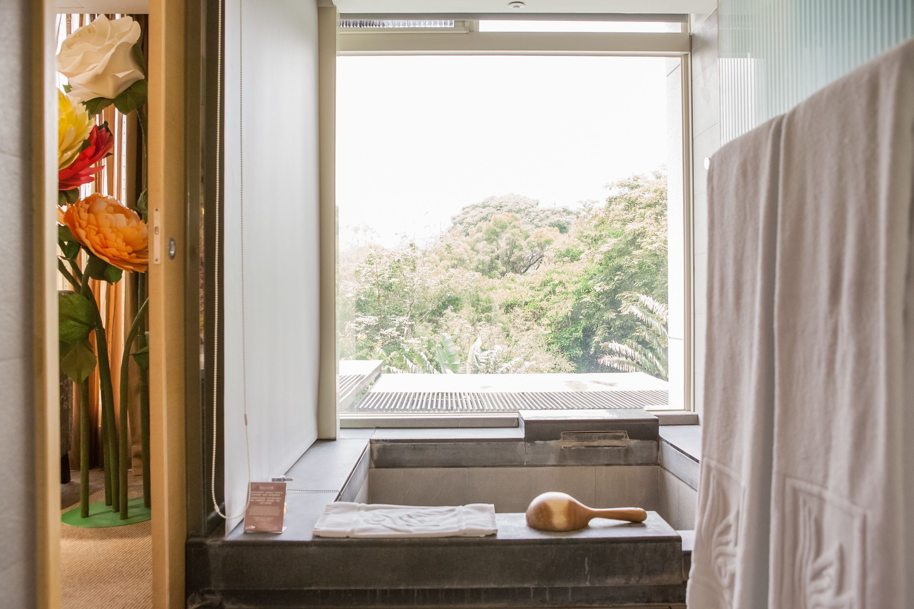 luxury double room | bathroom | free toiletries, hair dryer, bathrobes, slippers