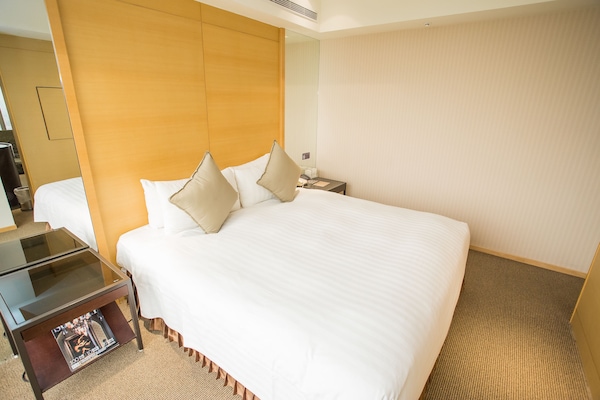 Superior Double Room | 1 bedroom, premium bedding, minibar, in-room safe
