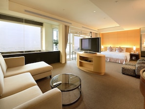 Deluxe Room, 1 Bedroom, Balcony, Tower | Premium bedding, minibar, in-room safe, desk - Freshfields Hotel (Taichung)