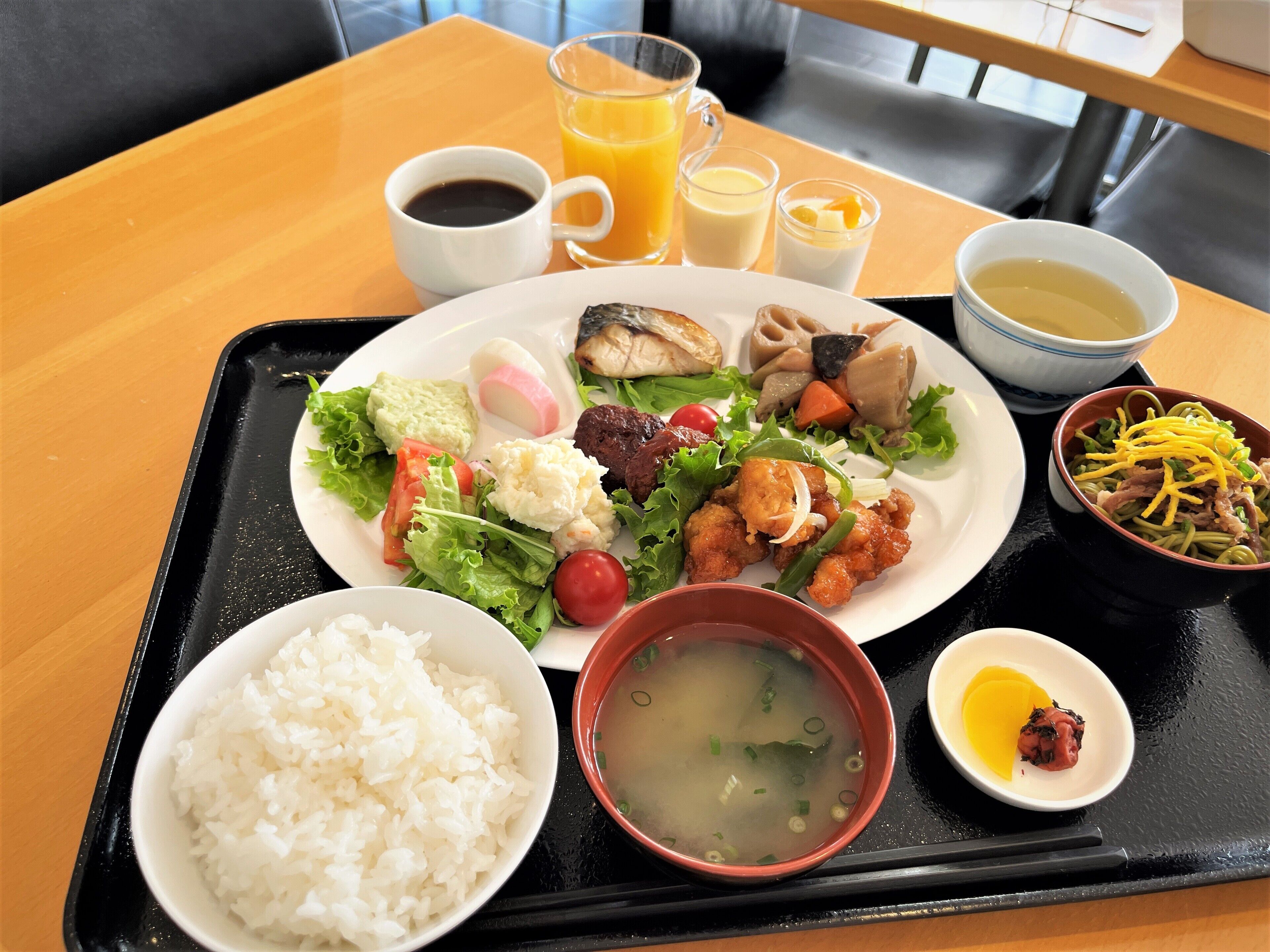 뷔페 아침 식사