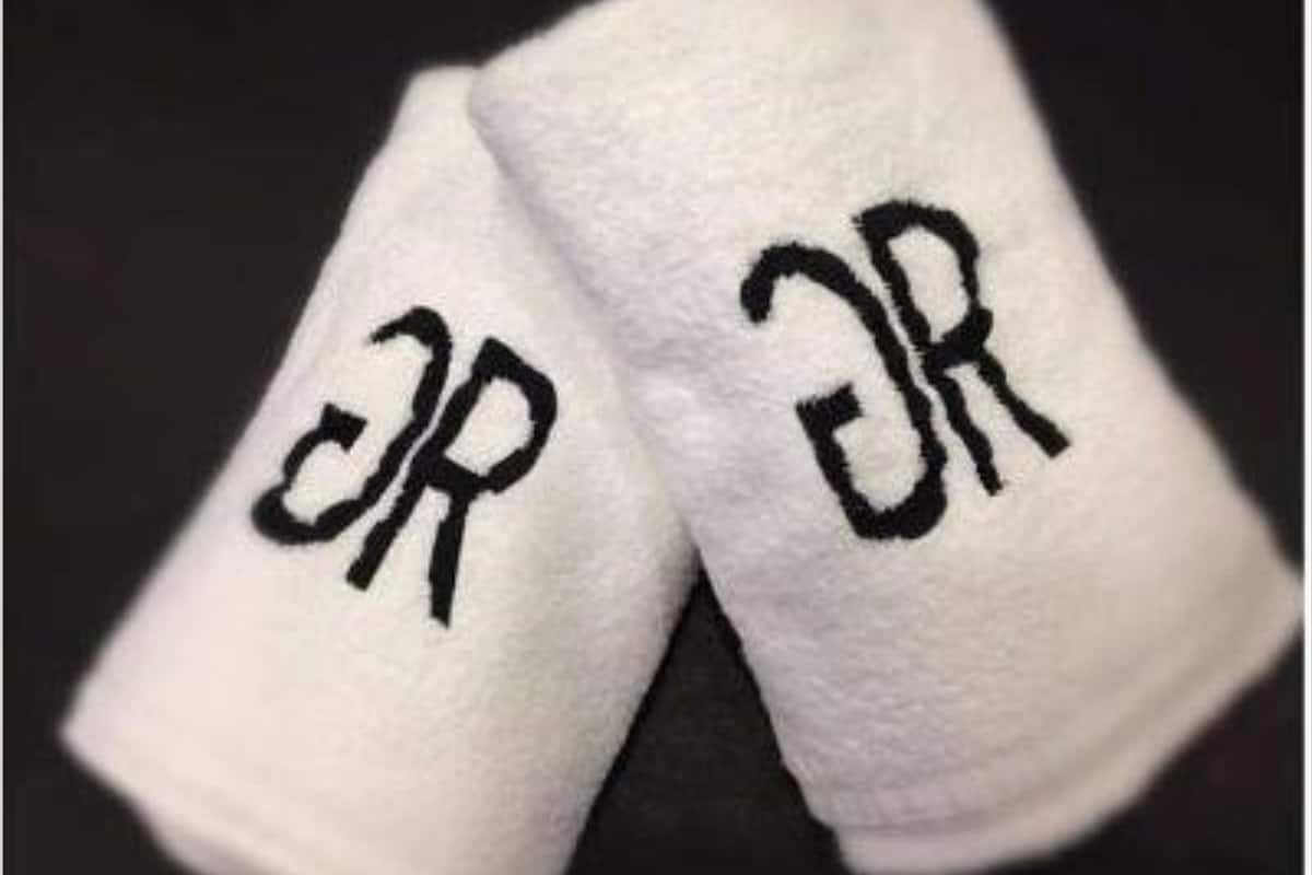 combined shower/bathtub, deep-soaking bathtub, free toiletries