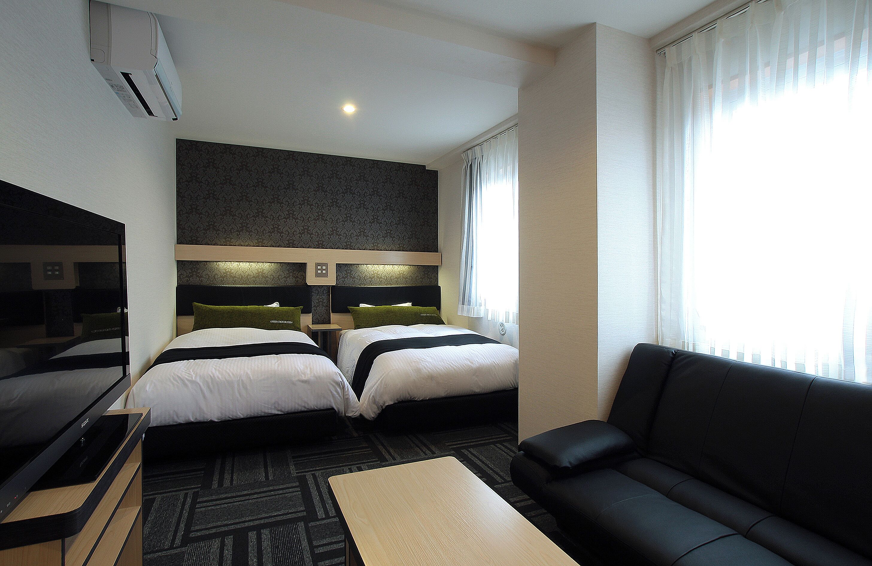 行政客房, 吸煙房 | 高級寢具、羽絨被、書桌、遮光布/窗簾