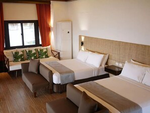 Grand Room | Minibar, bed sheets