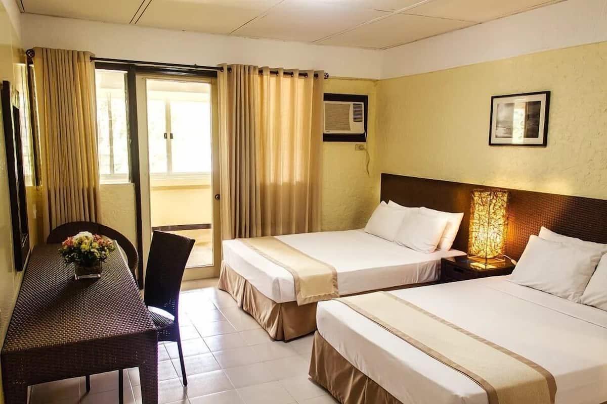 Minibar, bed sheets