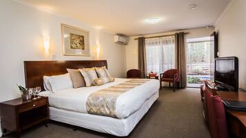 Standard Room | In-room safe, desk, iron/ironing board, cribs/infant beds