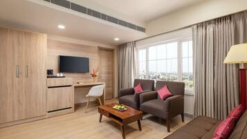 Suite, 1 Double Bed | Premium bedding, minibar, in-room safe, desk