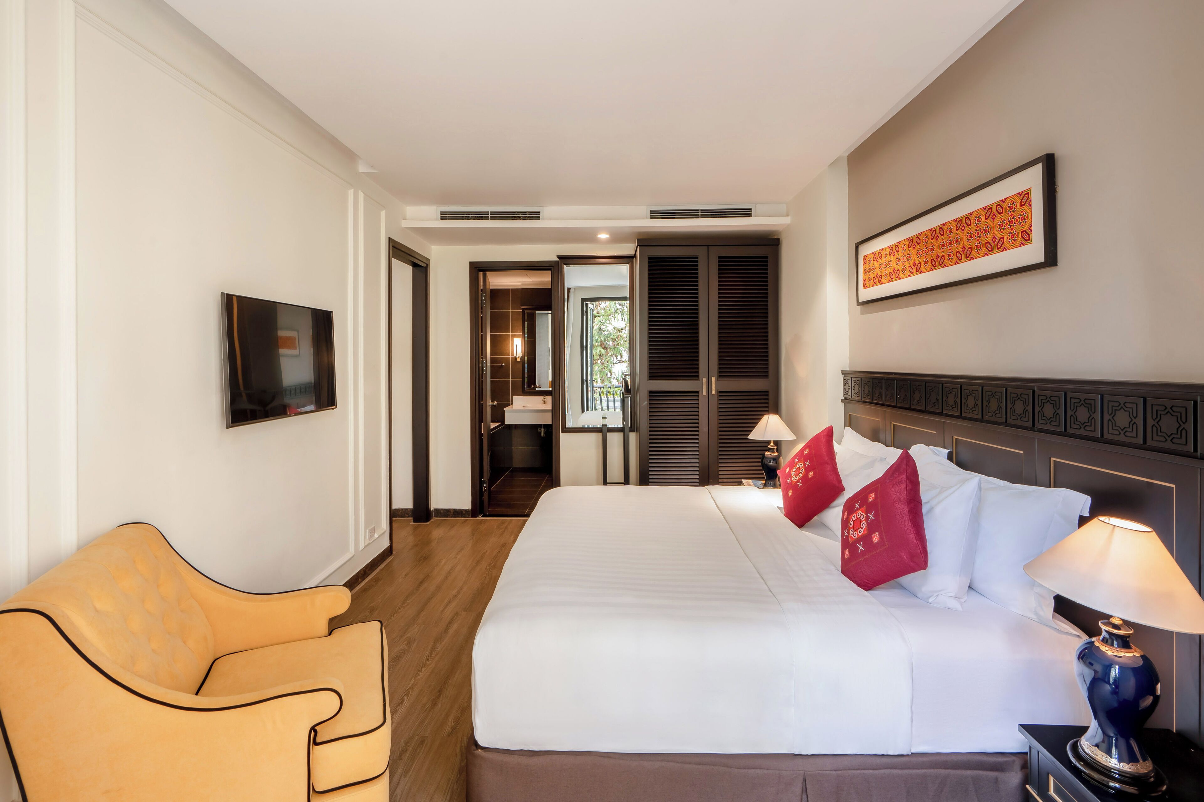 行政套房 | 迷你吧、客房內保險箱、書桌、隔音