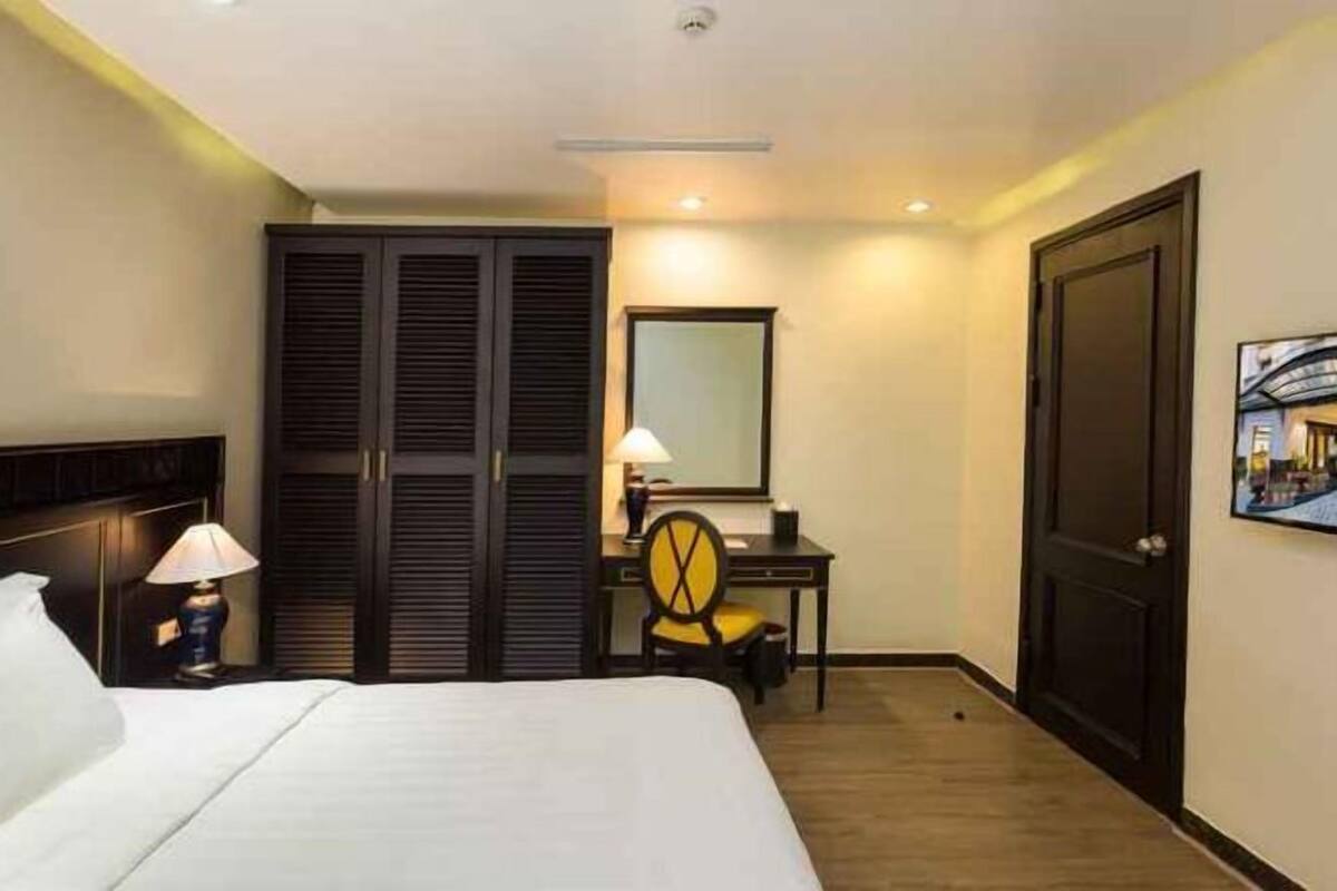 Minibar, in-room safe, desk, soundproofing