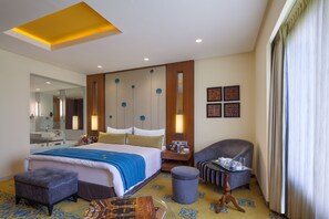 Minibar, in-room safe, desk, laptop workspace - Welcomhotel by ITC Hotels, Jodhpur (Jodhpur)