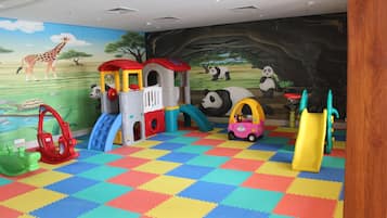 Area giochi per bambini (al coperto)