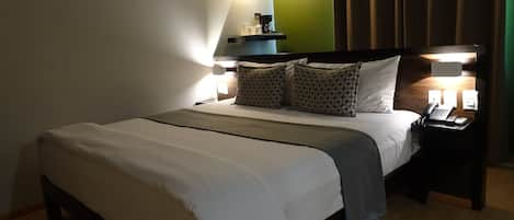 Standard Room | In-room safe, desk, iron/ironing board, free WiFi