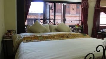 Classic Room | In-room safe, desk, free WiFi