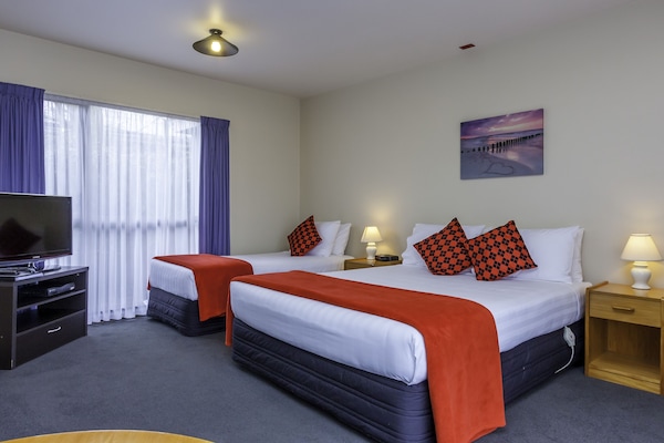 Desk, iron/ironing board, free WiFi