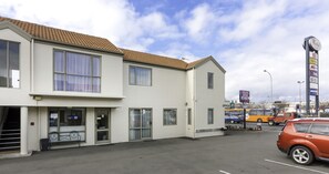 Exterior - Deans Bush Motel (Christchurch)