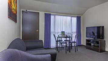 Apartment, 2 Bedrooms | Jetted tub