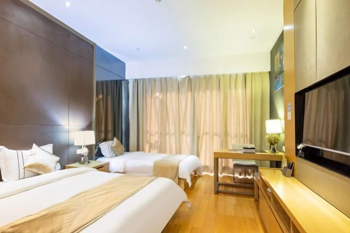 Egyptian cotton sheets, premium bedding, memory foam beds, minibar