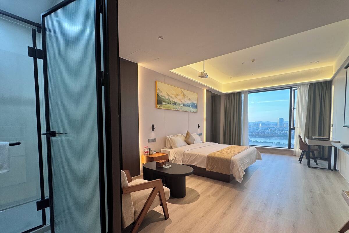 Special Room  | Egyptian cotton sheets, premium bedding, memory foam beds, minibar