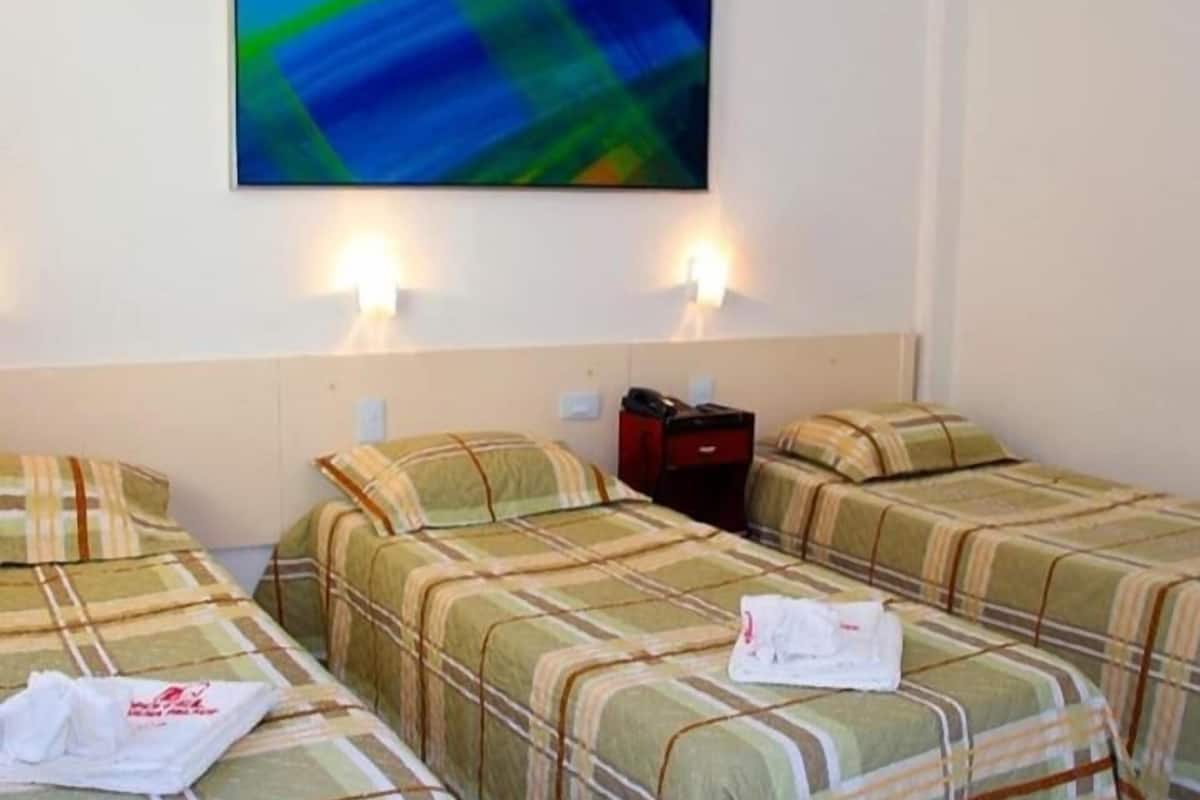 Een minibar, gratis wifi, beddengoed