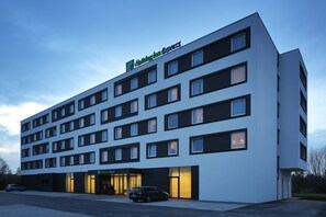 Front of property - Holiday Inn Express Friedrichshafen by IHG (Friedrichshafen)