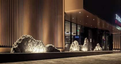 Eastern Holiday Hotel