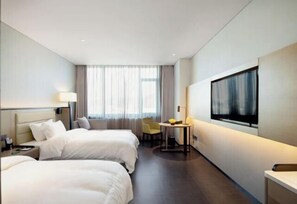 Minibar, in-room safe, iron/ironing board, Internet - Eastern Holiday Hotel (Tonghua)